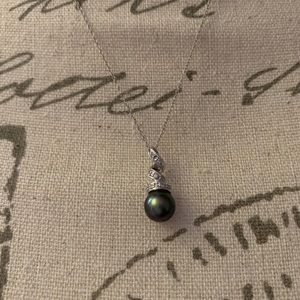 14k white gold black pearl necklace 18”